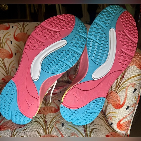 Puma x Free People sneakers never been worn with original box sz 7. - Picture 3 of 3